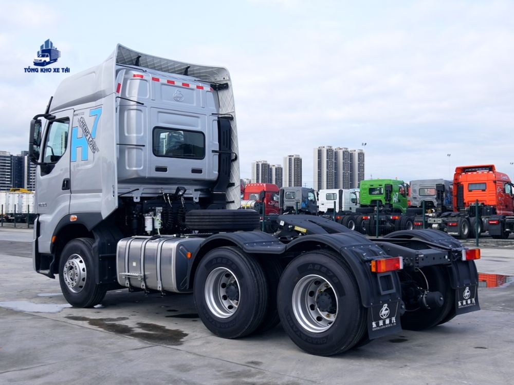 Đầu Kéo Chenglong H7 pro 390Hp Cầu Láp